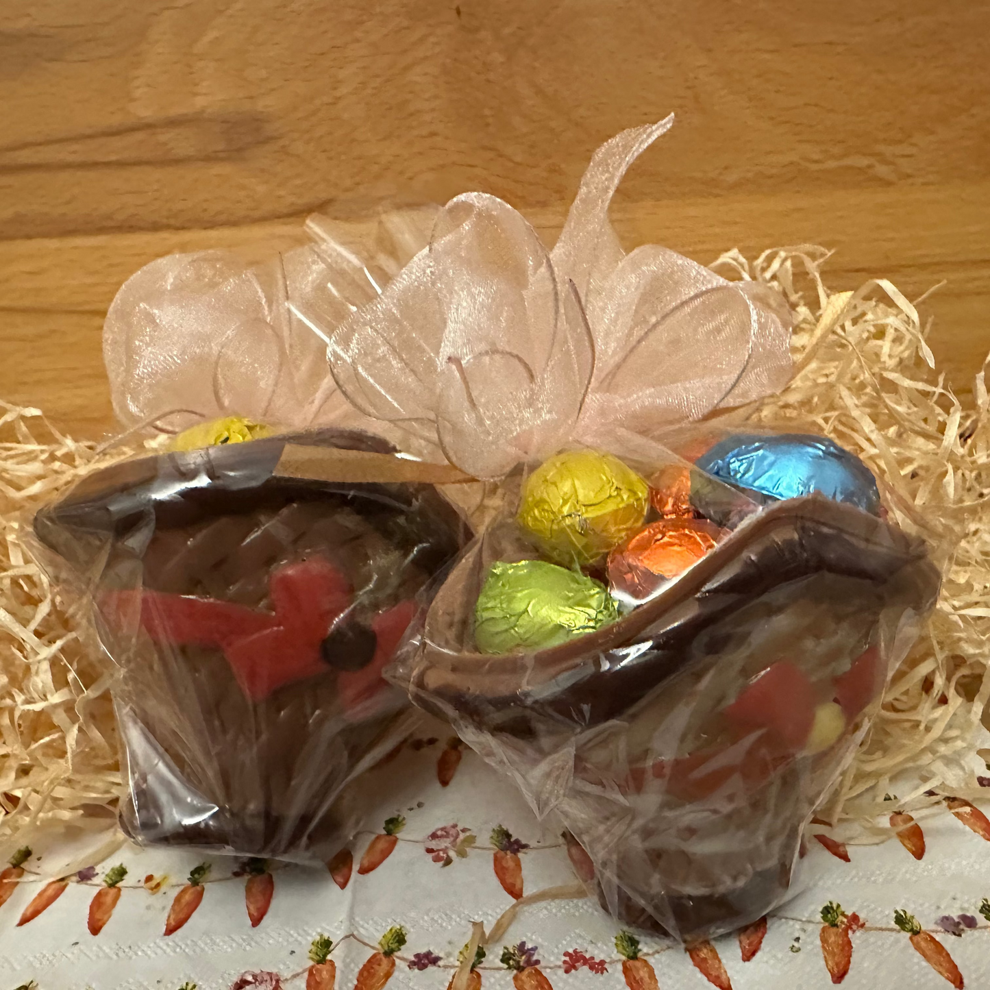 Schokoladen Korb mit Eiern