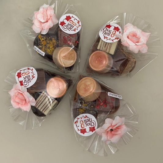 Kleines Schokoladenherz mit gemischten Pralinen – Valentinstagsedition